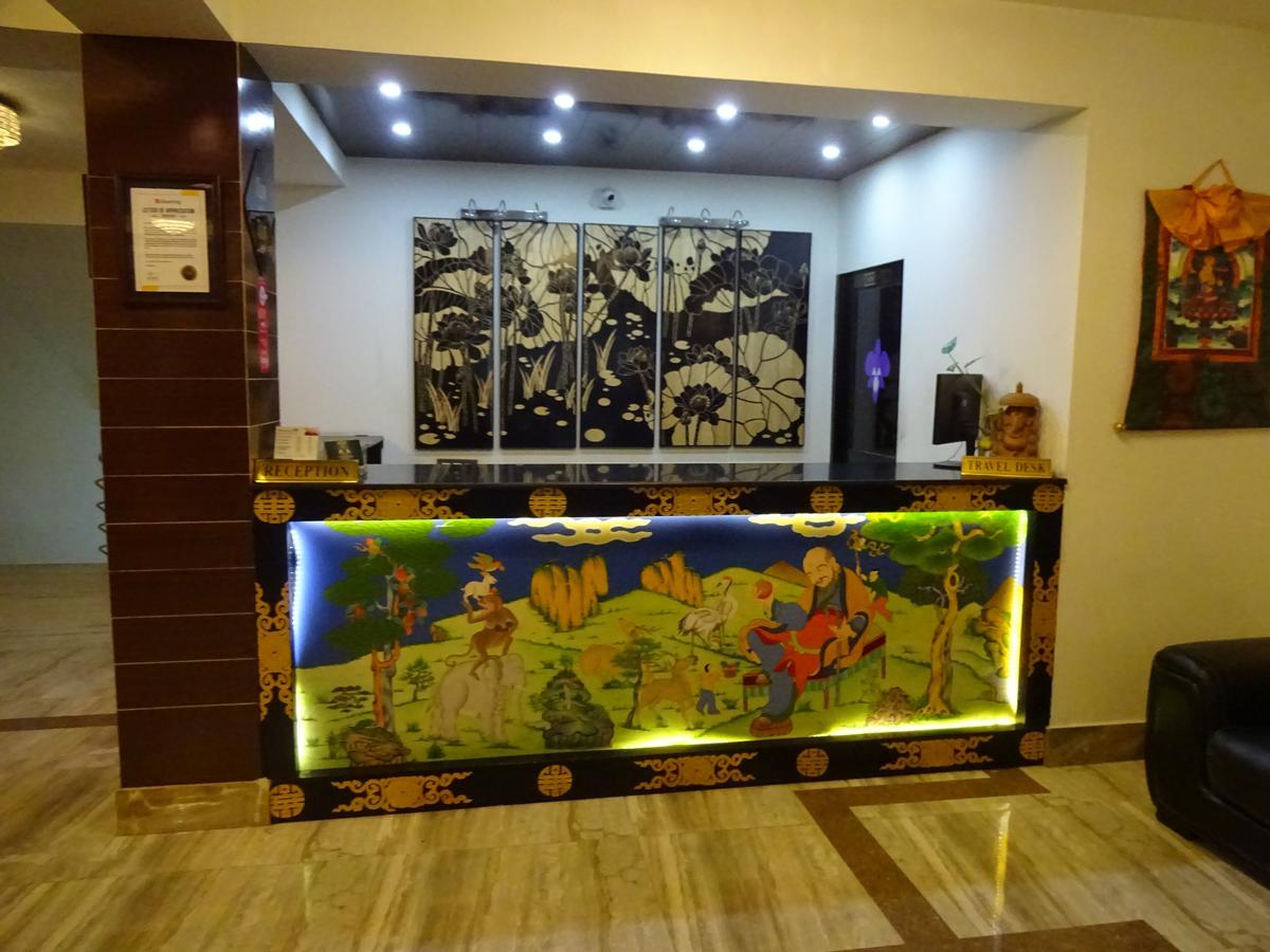 Jain Group Hotel Royal Orchid & Spa ガントク エクステリア 写真