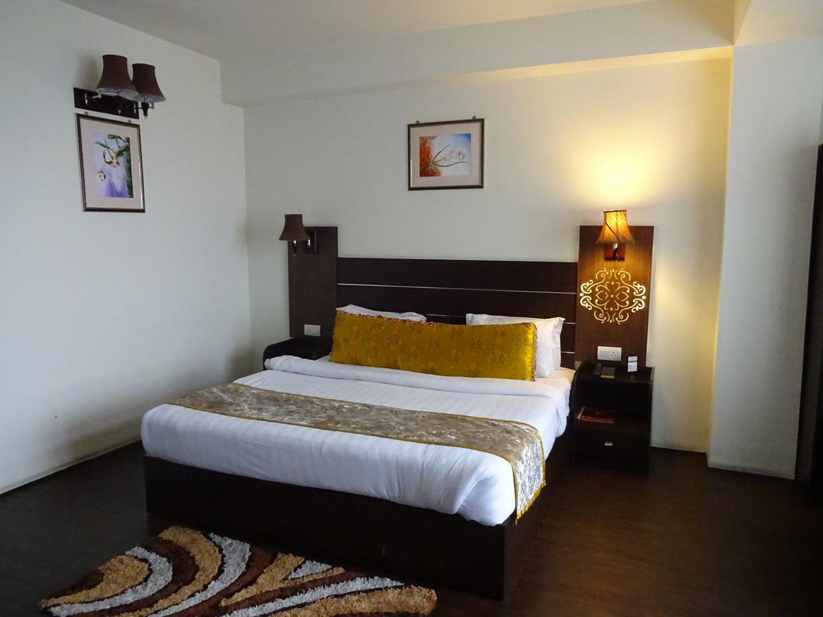 Jain Group Hotel Royal Orchid & Spa ガントク エクステリア 写真